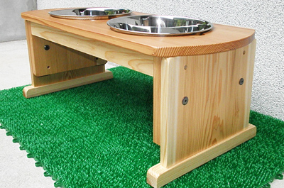 大型犬・中型犬用木製食器台（高さ調整式／素材:スギ）の画像